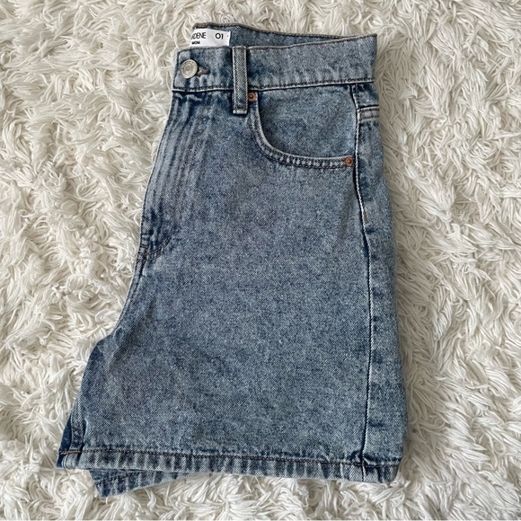 3/$45 Ardene Medium Wash Mom shorts - Picture 3 of 5
